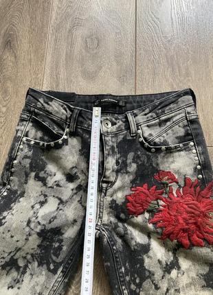 Zara 34ррр xs/s идеальные скинни джинсы черные серые с вышивкой роза тай дай вываренный6 фото