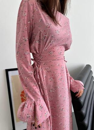 Легкое платье макси в цветочный принт с завязками по бокам розовый2 фото