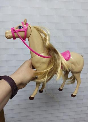 Гарний пластиковий кінь для барбі6 фото