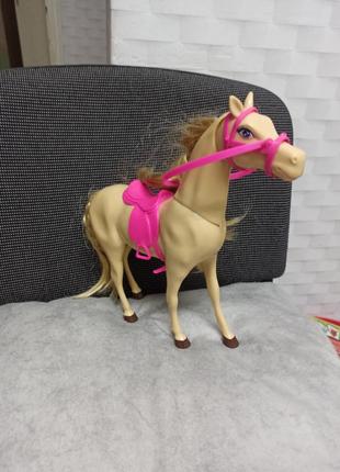 Красивый пластиковый конь для барби