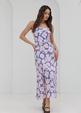 Довге літнє плаття з розрізом блакитне в рожеві квіти8 фото