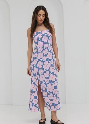 Довге літнє плаття з розрізом блакитне в рожеві квіти7 фото