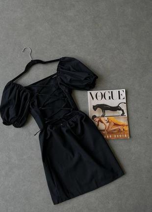 Трендовое платье со сборками спереди и завязками на спинке черный