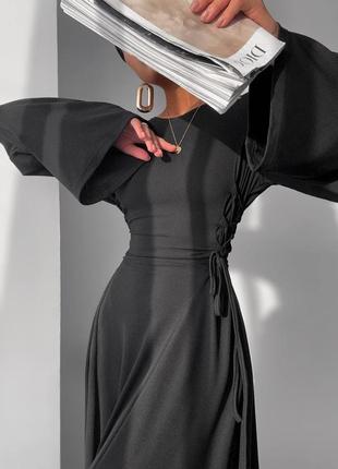 Безупречное макси платье со шнуровкой по бокам черный