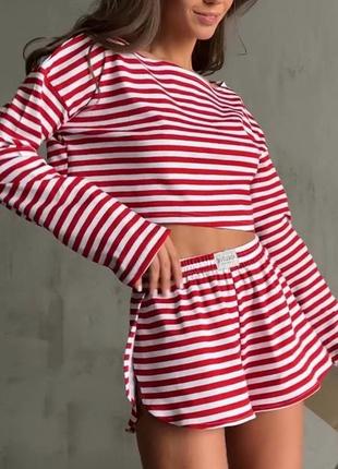 Свободная стильная полосатая пижамка красный