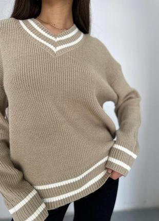 Стильный свитер с v-образным вырезом капучино2 фото