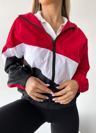 Куртка з якісної матової плащової тканини чорно-червоний3 фото