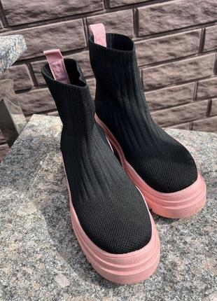 Кросівки шкарпетки снікерси
