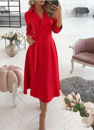 Красиве елегантне плаття на запах костюмка червоний