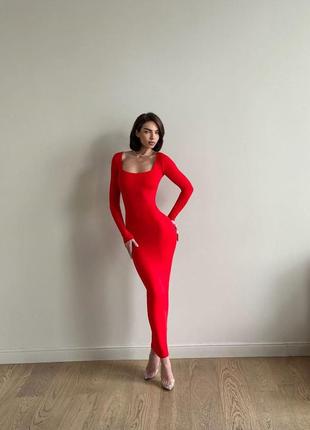 Элегантное трикотажное платье вискоза красный