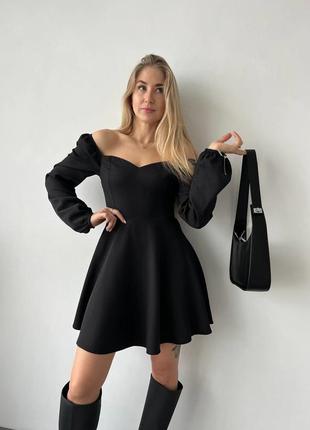 Романтическое мини платье с открытыми плечами черный