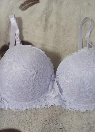 Белый бюстгальтер fashion bra 115 d с очень нежным фиолетовым отливом
