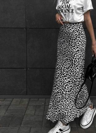 Юбка макси трендовая с леопардовым принтом на высокой посадке качественная стильная белая черная