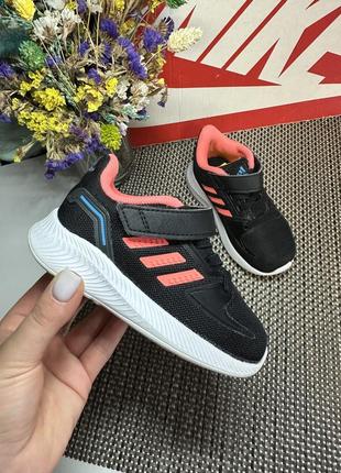 Оригинальные кроссовки для девочки adidas