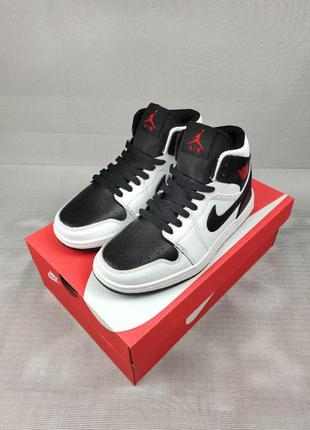 Кроссовки женские подростковые nike air jordan 1 white&black 36-41