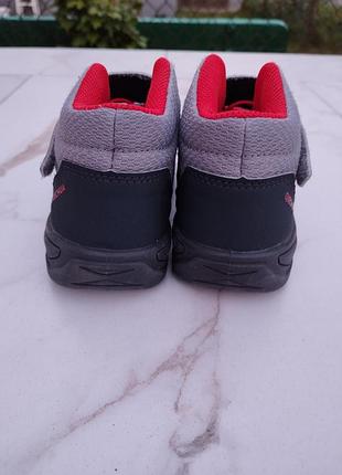 Отличные фирменные ботинки демисезон для мальчика