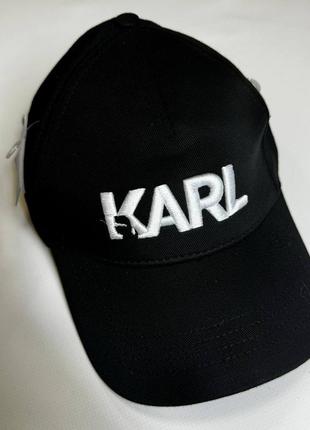 Кепка karl lagerfels