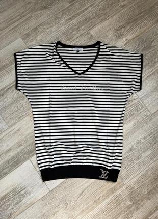 Футболка в смужку з камінчиками