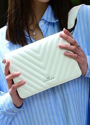 Женский белый клатч