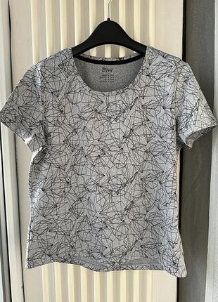 Футболка спортивна