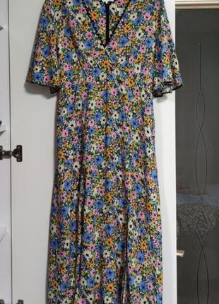 Платье из натуральной ткани в цветочный принт от m&co💙🧡