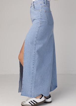 Джинсовая юбка с разрезом и боковым гульфиком9 фото