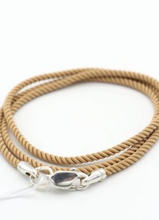 Бежевый (светло-коричневый) шелковый шнурок с серебряной застежкой. серебро 925°.3 фото