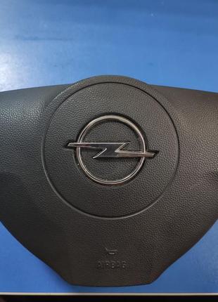 Подушка безопасности руля airbag opel zafira b gm13111348