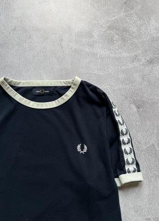 Футболка fred perry на лампасах4 фото