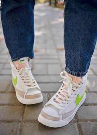 Жіночі кросівки nike blazer high green logo знижка sale  | smb5 фото