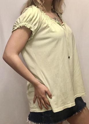 Салатовая блуза с короткими рукавами с завязкой3 фото
