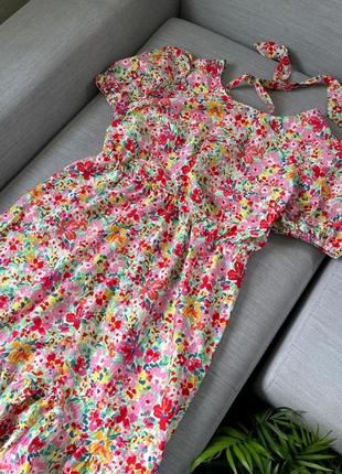 Красива сукня у квітковий принт3 фото