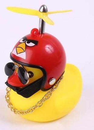 Качка  в машину ,  гумова качка у шоломі (червоний) angry birds