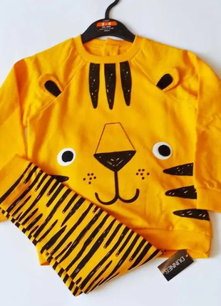 Шикарный костюм толстовка+штаны от dunnes stores, англия. размер 18-24,2-3,3-4 года