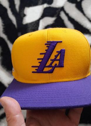 Бейсболка, кепка adidas lakers.1 фото