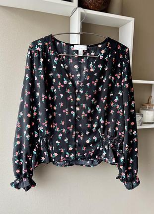 Женская черная блузка на пуговицах блуза в цветочный принт topshop