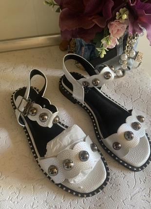 Босоніжки жіночі,sopra.2 фото