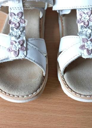 Білі шкіряні босоніжки сандалії clarks 25,5 р. по устілці 16 см2 фото