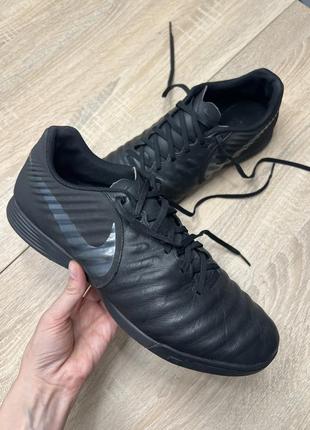 Nike tiempo