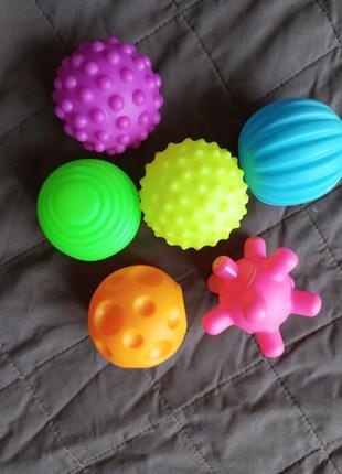 Тактильные мячики со свистком с рождения