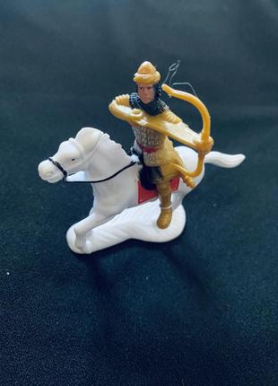 Фигурка игрушка лошадь с мужчиной с оружием