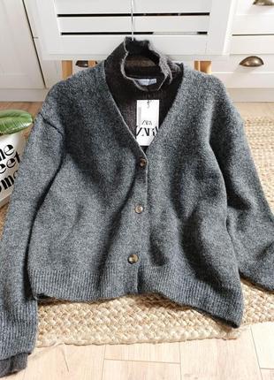 Трикотажний сірий теплий светр із напівпрозорою вставкою від zara, розмір xl**