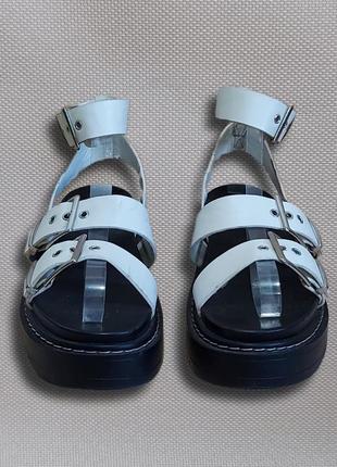 Классные белые сандали - босоножки. bershka. размер  37.4 фото