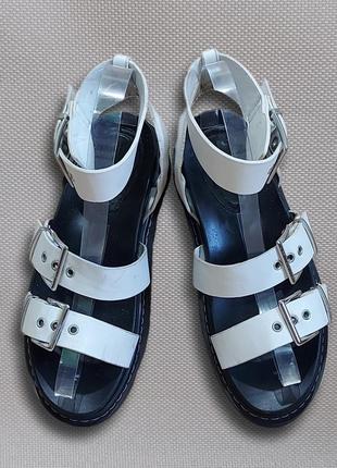 Классные белые сандали - босоножки. bershka. размер  37.6 фото