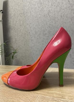 Яркие розовые туфли2 фото