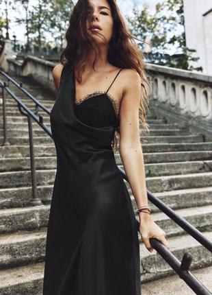 Атласное черное платье с кружевом zara