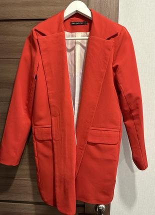 Женский красный пиджак жакет