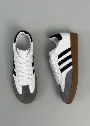 Кеды женские кожаные белые с черными полосками и серой замшей