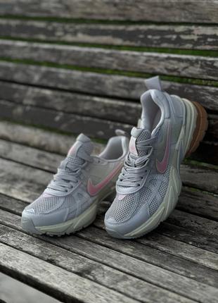 Кроссовки женские nike runtekk beige pink