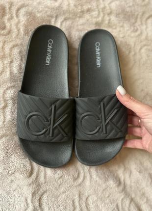 Шльопанці calvin klein